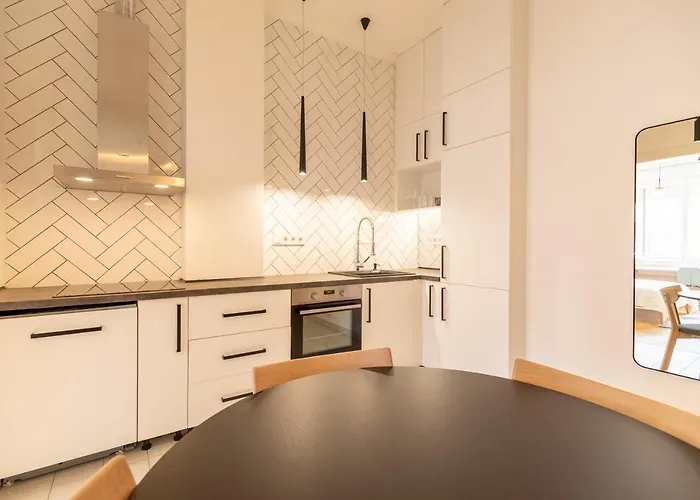 The Palm Springs Budapesta