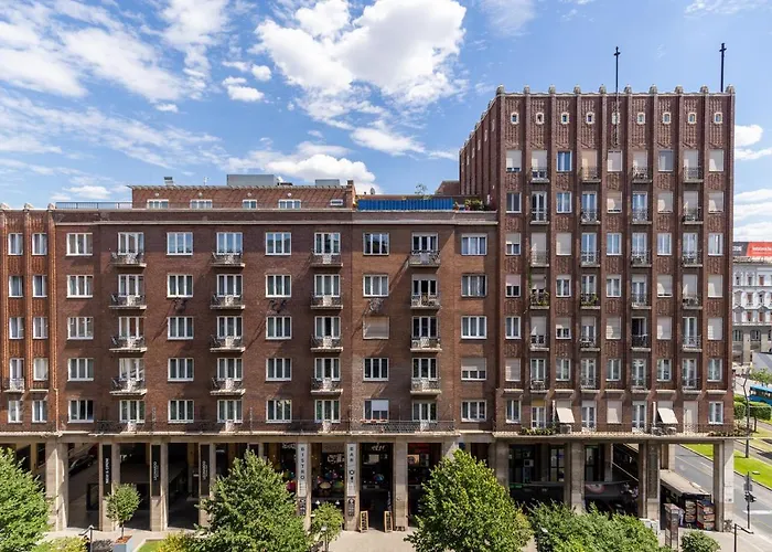 The Palm Springs Budapesta